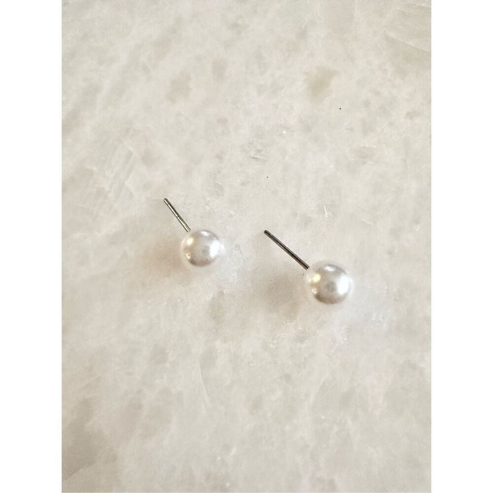 White faux pearl stud earrings 